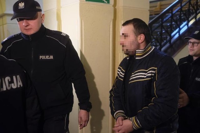 Sąd Rejonowy w Toruniu wyznaczył początek procesu Bartosza D. na 13 listopada. Mężczyzna oskarżony jest o skatowanie szczeniaka Fijo. O sprawie pisaliśmy m.in. TUTAJtekst: Małgorzata OberlanCzytaj dalej >>>>>