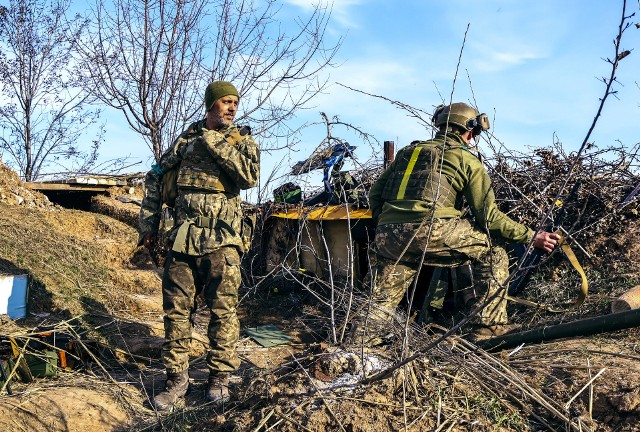 Wojska ukraińskie mają gromadzić posiadany sprzęt i powoli szykować się do kontrofensywy