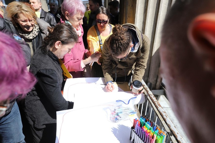 Manifestacja na UwB. Studenci i naukowcy popierają strajk...