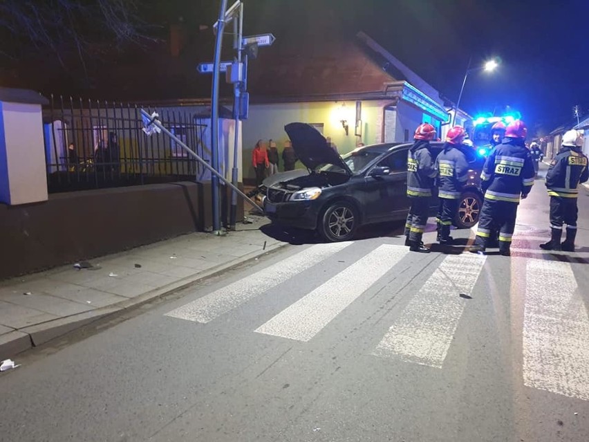 Stary Sącz. Zderzenie dwóch samochodów na ul. Sobieskiego 