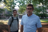 "Louis Theroux: Tajemnica tamtej nocy". Sprawa napaści seksualnych w amerykańskich kampusach uniwersyteckich. Gdzie oglądać?