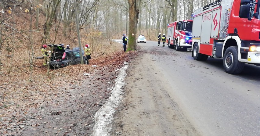 Wypadek między Gałęzinowem a Strzelinem.