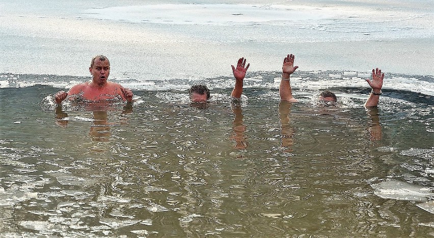 Morsy z Zielonego Stawu w Kluczach zażyły kąpieli w...