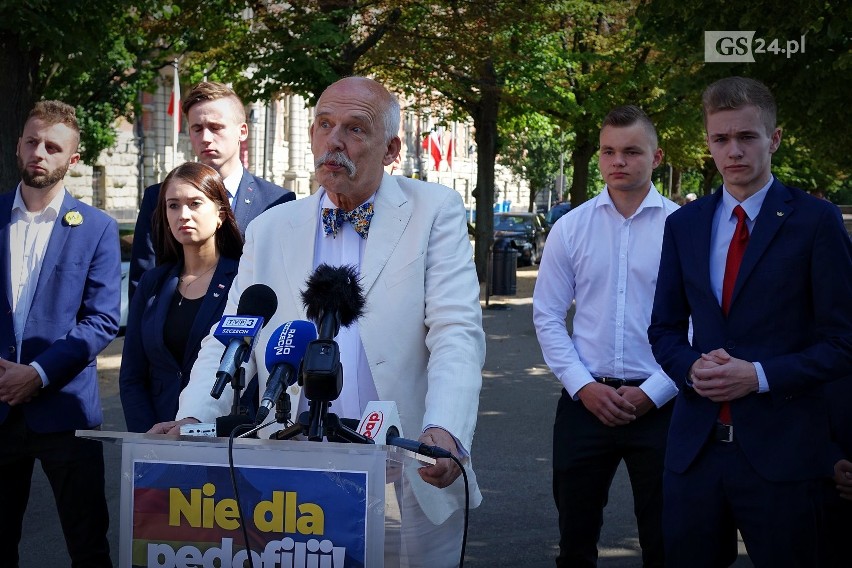 Janusz Korwin-Mikke w Szczecinie walczy z kartą LGBT+. O homoseksualistach mówią "małpy" i szykują się do debaty