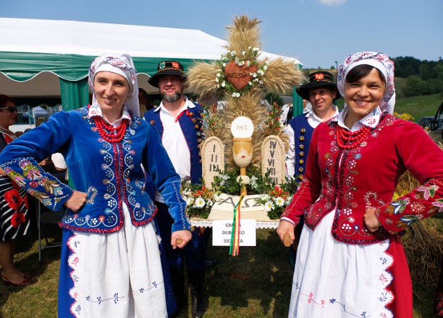 W niedzielę w Rokszycach w gm. Krasiczyn odbyły się dożynki powiatu przemyskiego 2019. Zobaczcie nasze zdjęcia!Czytaj też: Dożynki Gminy Przemyśl 2019 na stadionie w Łuczycach [ZDJĘCIA]