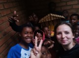 Klaudia Kryszewska z Kartuz na misji uczy afrykańskie dzieci w Namibii 
