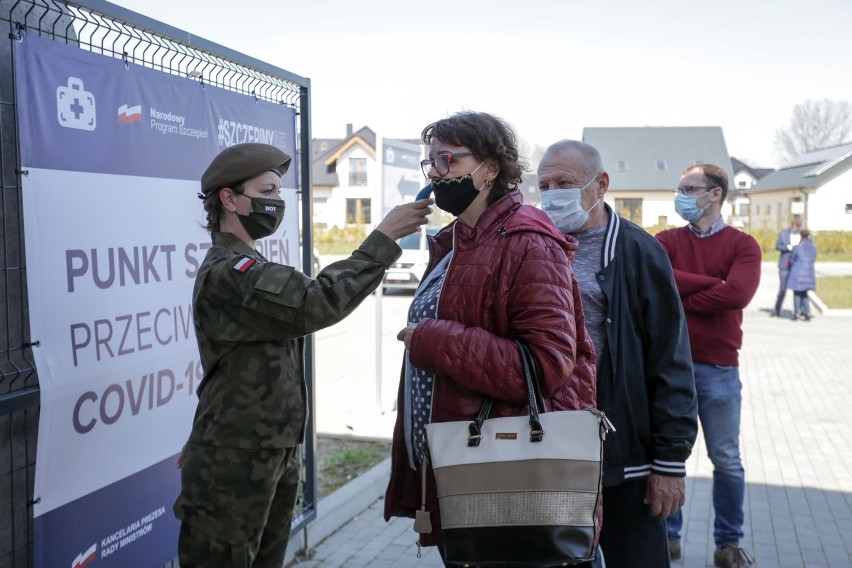 9 tys. 246 nowych zakażeń koronawirusem. Najwięcej na...