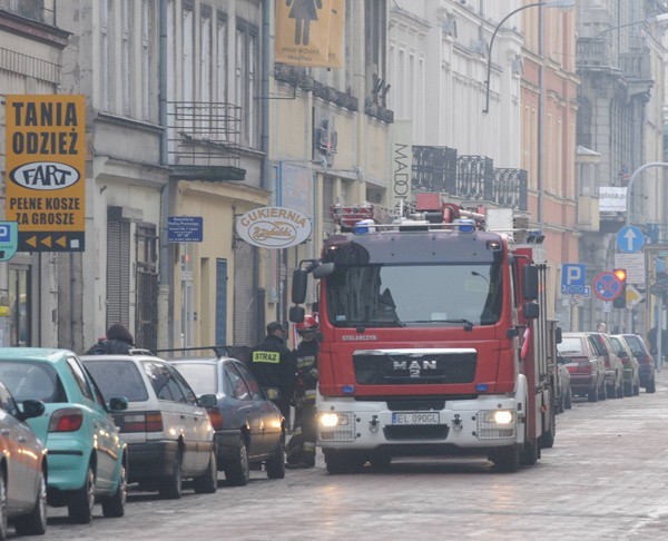 Pożar na ul. Jaracza w Łodzi. Jedna osoba trafiła do szpitala