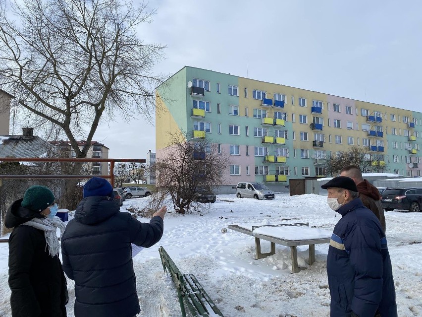 Ostrołęka. Plac zabaw przy ul. Dobrzańskiego - powstanie kolejna inwestycja z budżetu obywatelskiego. 22.02.2021. Zdjęcia