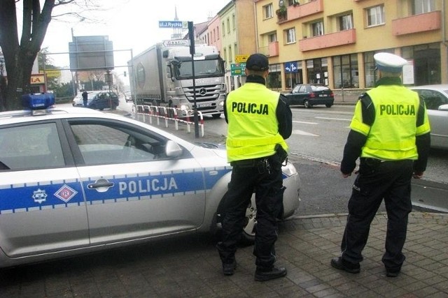 Policjanci ze Strzelec Opolskich zatrzymali do kontroli drogowej bmw. Jego kierowca był pod wpływem narkotyków.