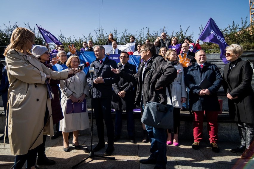 Lider ugrupowania Wiosna Robert Biedroń 2 kwietnia na Wyspie...