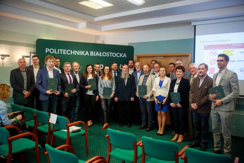 Politechnika Białostocka uhonorowała przedsiębiorców certyfikatami Partner Politechniki Białostockiej w kształceniu praktycznym (wideo)