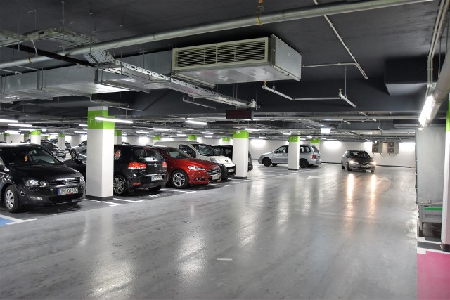 Parking podziemny pod pl. Kopernika w Opolu jest już dostępny. Na miejscu prowadzane są ostatnie poprawki.