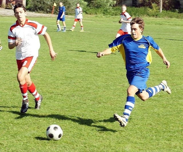 Podczas turnieju w Cudzynowicach walczono zażarcie o każdą piłkę.