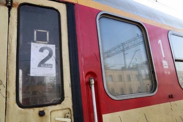 Podróżujący PKP nie są zadowoleni, że weekendowe połączenie Kuźnica - Białystok zniknęło z rozkładu.