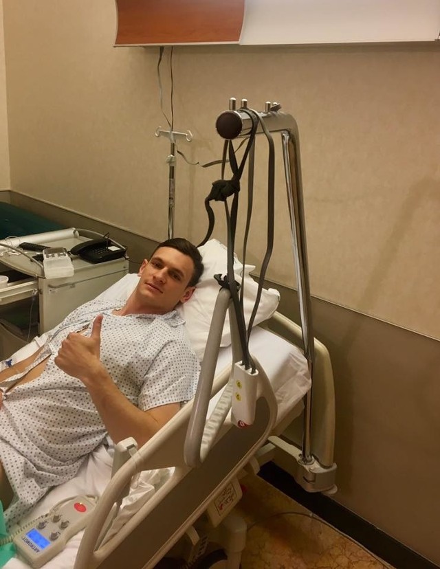 Piłkarz Cracovii Damian Dąbrowski jest już 6 dni po operacji