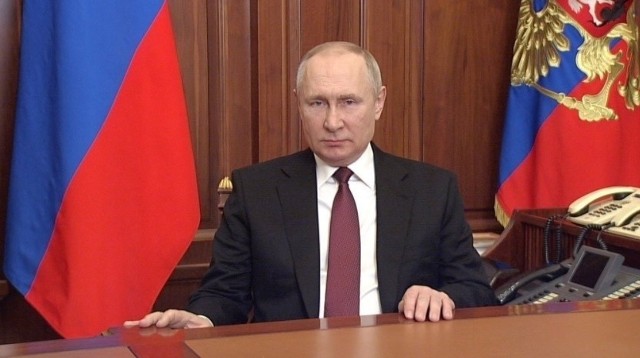 "Takiego rozwiązania chcą miliony ludzi" - powiedział Putin w propagandowym przemówieniu.