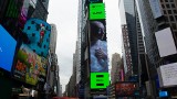 Luna została ambasadorką akcji Equal Spotify. Jej zdjęcie pojawiło się na Times Square. Singiel „Blind” to wersja utworu „Zgaś” [WYWIAD]