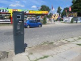 Wrocław: Koniec darmowego parkowania przy Urzędzie Marszałkowskim. Stoją już parkomaty (ZDJĘCIA)