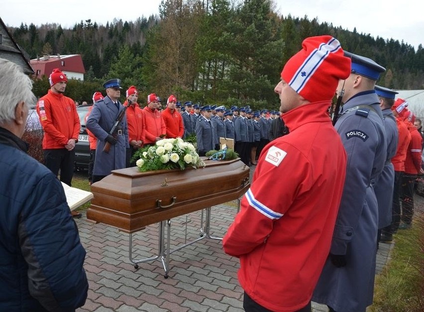 Pogrzeb policjanta, który zginął w Tatrach zgromadził tłumy