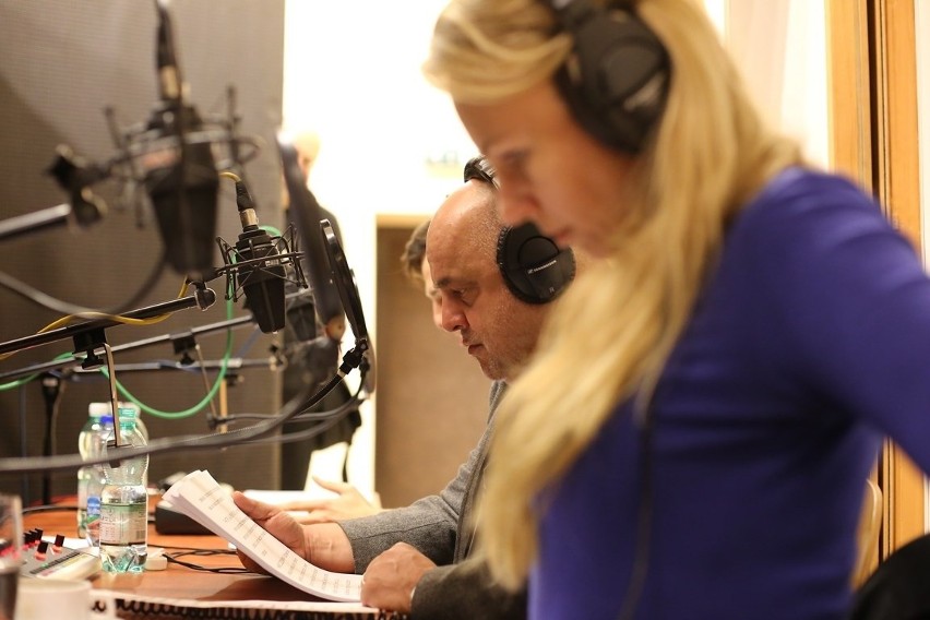 Aktorzy nagrywają jednoaktówki po śląsku w studiu Radia...