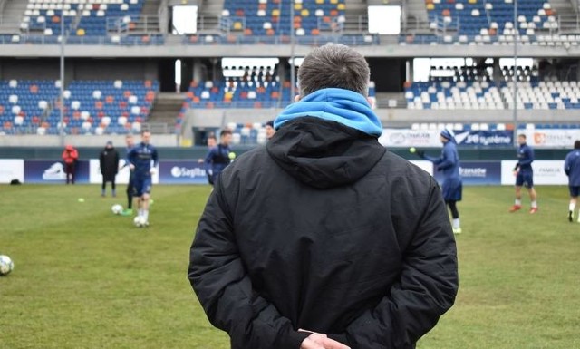 Marcin Wołowiec, trener Stali Rzeszów wierzy, że od poniedziałku jego piłkarze wrócą na boisko