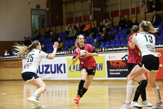 Piłkarski ręczne Suzuki Korony Handball Kielce po karnych pokonały Handball Warszawa. Na zdjęciu Marta Rosińska.