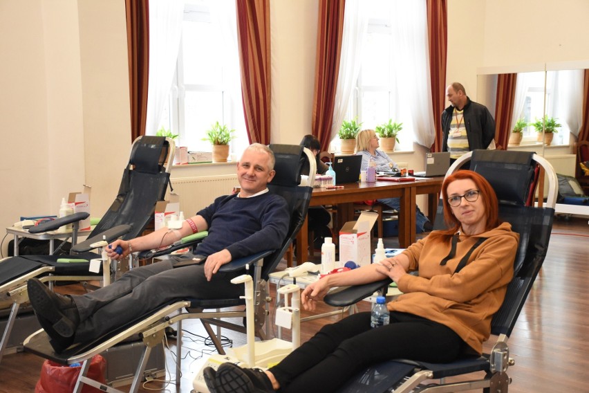 Tomasz Podpora podczas akcji honorowego oddawania krwi