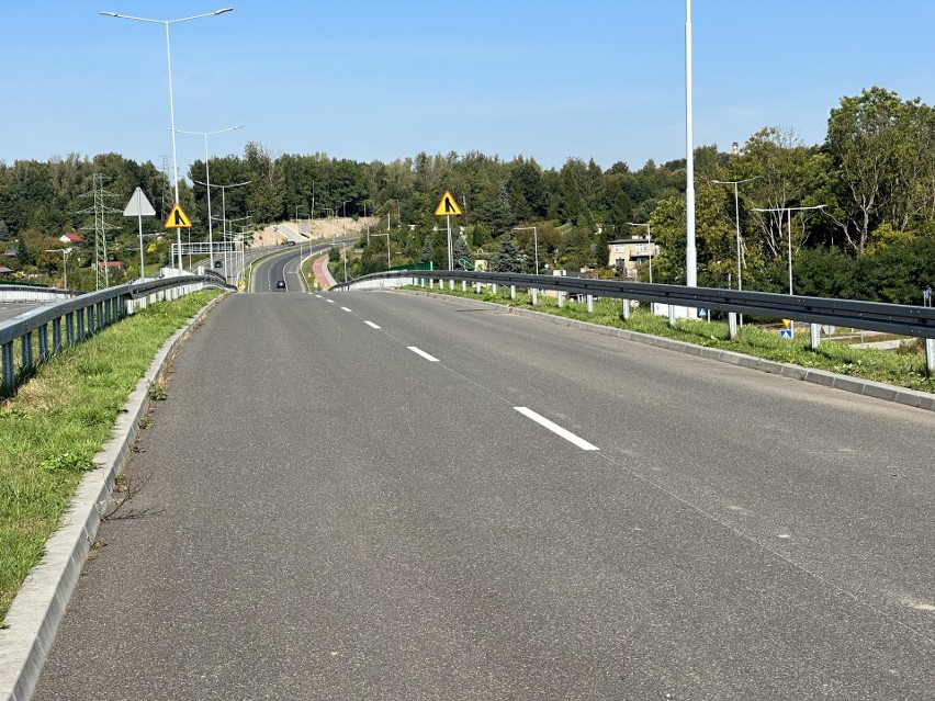 Budowa kolejnych odcinków trasy N-S biegnącej przez Rudę...