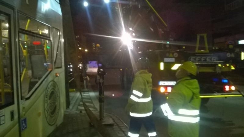 Wrocław: Tramwaj linii nr 4 wykoleił się na ul. Grabiszyńskiej (OBJAZDY) 