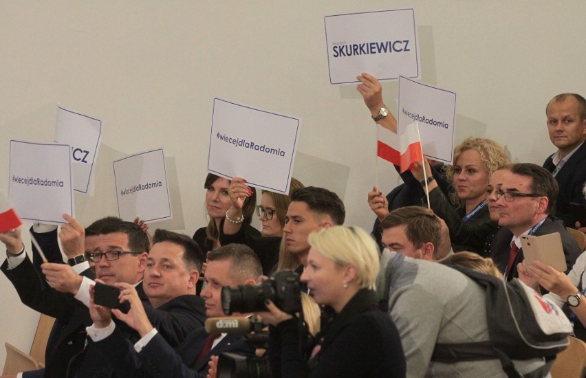 Konwencja wyborcza Prawa i Sprawiedliwości w auli Uniwersytetu Technologiczno-Humanistycznego w Radomiu. Premier Morawiecki jednak nieobecny