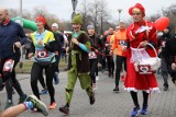 Bieg Walentynkowy w Dąbrowie Górniczej odbył się w parku Hallera. Zobaczcie najefektowniejsze przebrania
