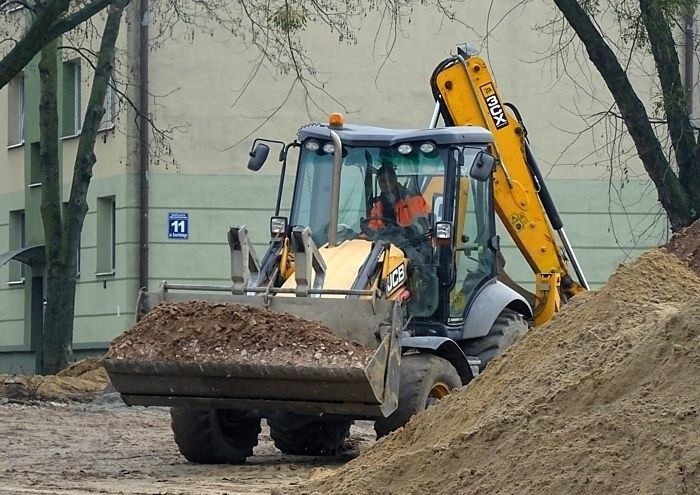 Budują ulice na radomskim osiedlu XV-lecia. Będzie więcej miejsc parkingowych, chodniki i nowy asfalt. Zobacz, jaki jest postęp prac