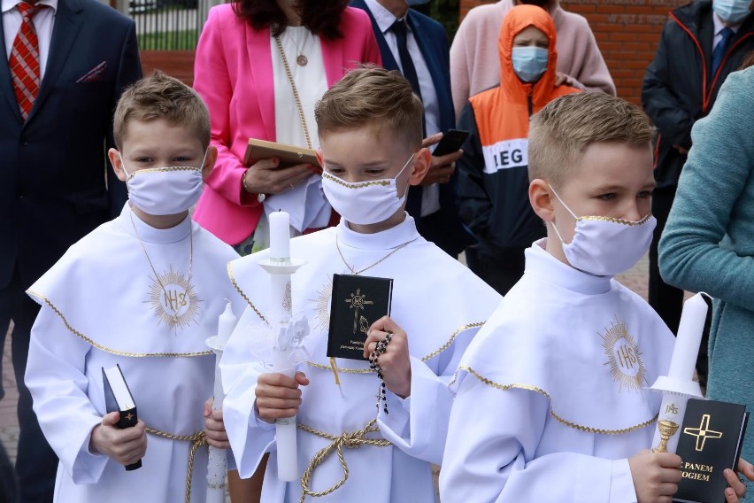 Ile się daje na komunie? Ile dajemy do koperty na pierwszą...