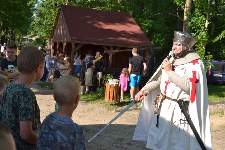 Nad Jezioro Kikolskie dotarł „Patrol historyczny”, by pokazać jak to drzewiej bywało   