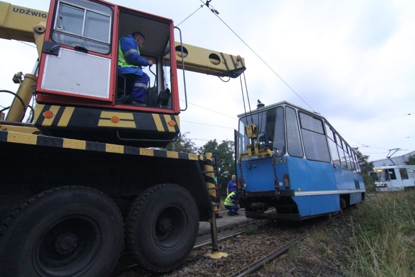 Wykolejenie tramwaju na pętli Poświętne