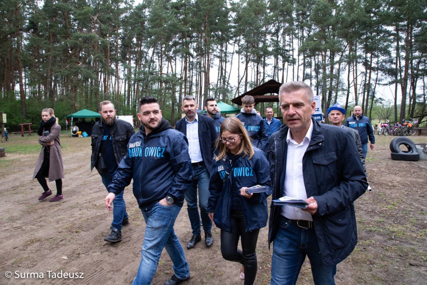 Strzelali do ludzi z powietrza. Zobaczcie, co się działo na Bobrowej Polanie w małym lasku pod Stargardem! [ZDJĘCIA, WIDEO]