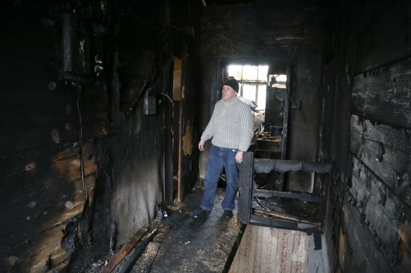 Ul. Bema 56. Pijany mężczyzna wywołał pożar. Zginął, a kilkanaście osób straciło dom (zdjęcia)