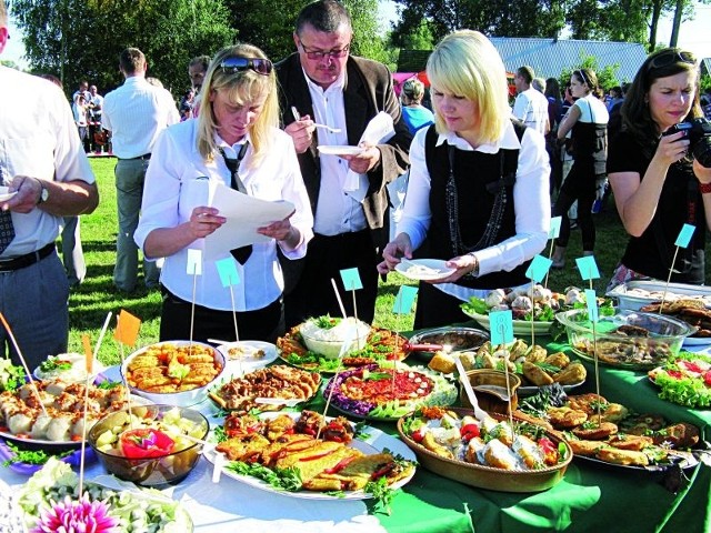 Na konkurs kulinarny zgłoszono 40 potraw, co było rekordem w 10-letniej historii Ziemniaczyska. Komisja konkursowa miała nie lada problem z wyborem zwycięskich dań.