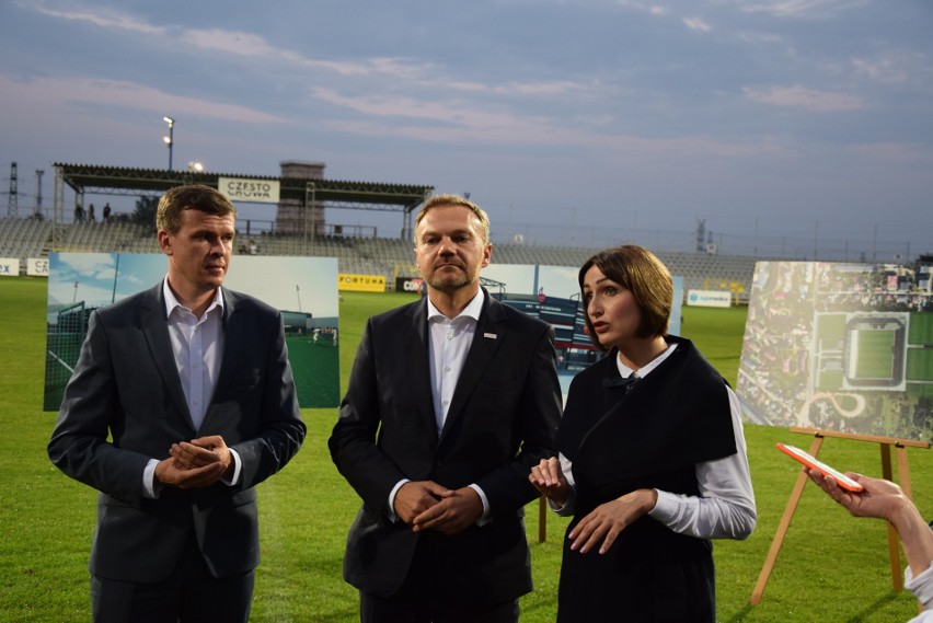 Minister sportu Witold Bańka  obiecał pieniądze na stadion...