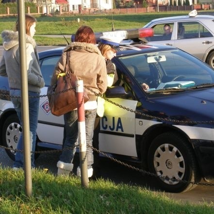 Dwie dziewczynki, bedące świadkami wypadku. Nie chcialy z...