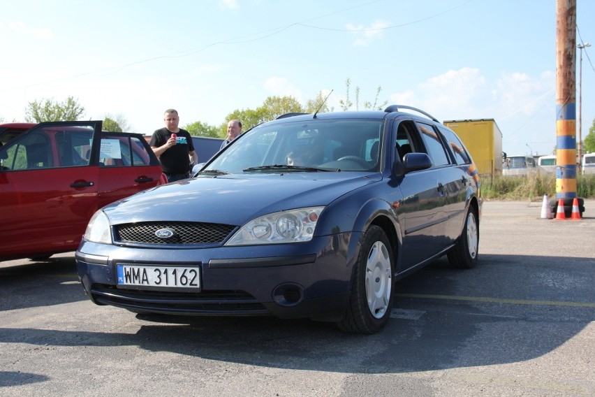 Ford Mondeo, 2002 r., 1,8   gaz, 7 tys. 300 zł;