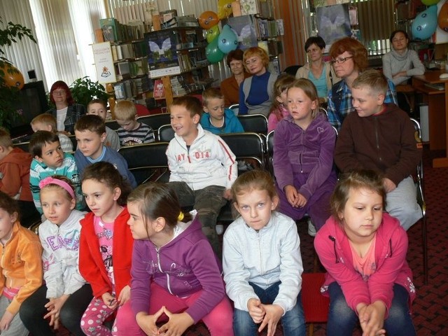 W poniedziałek do głośnego czytania zaproszono maluchy z Przedszkola nr 3 w Tarnobrzegu