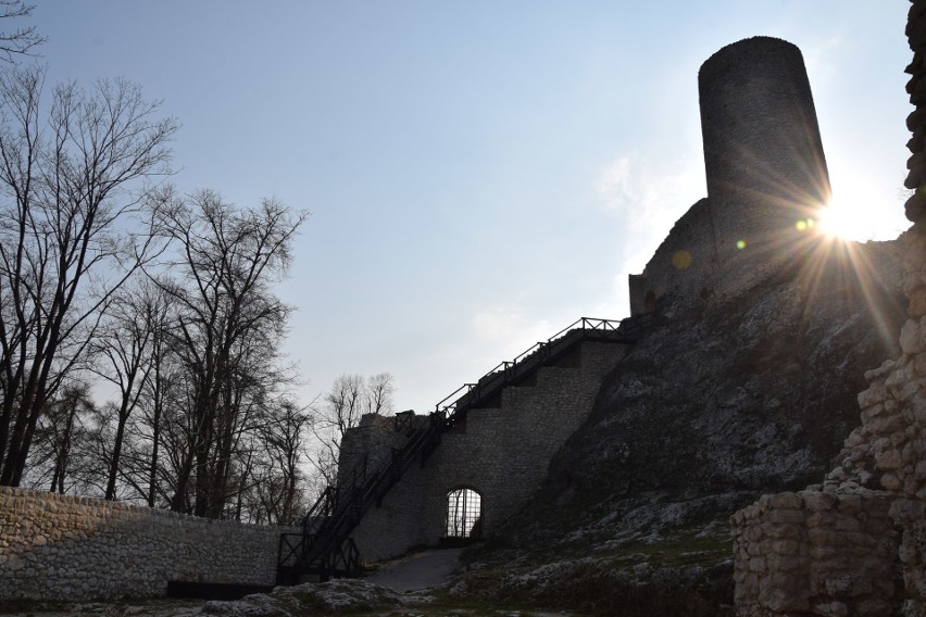 Zamek Pilcza w Smoleniu jest jedną z atrakcji turystycznych...