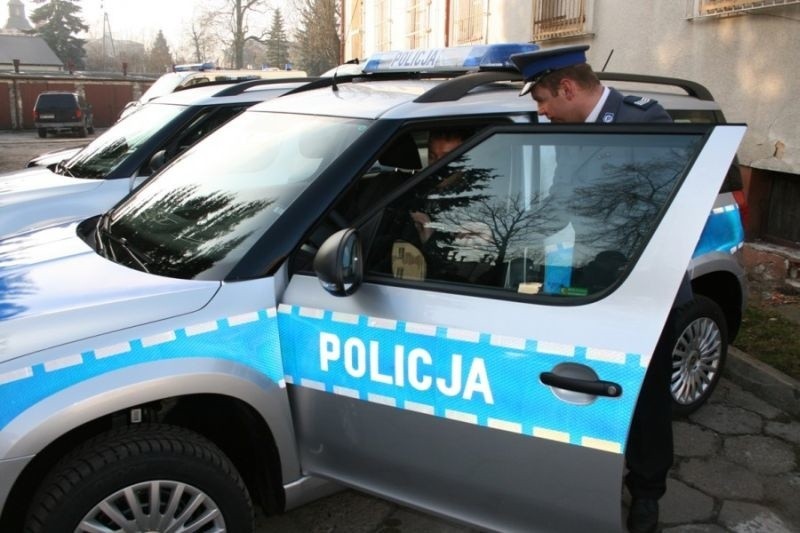 Nowe radiowozy na Nowy Rok dla ostrołęckich policjantów (zdjęcia i wideo)