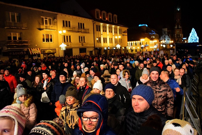 Rynek Kościuszki. Sylwester 2018/2019. MegaBand, De Mono,...