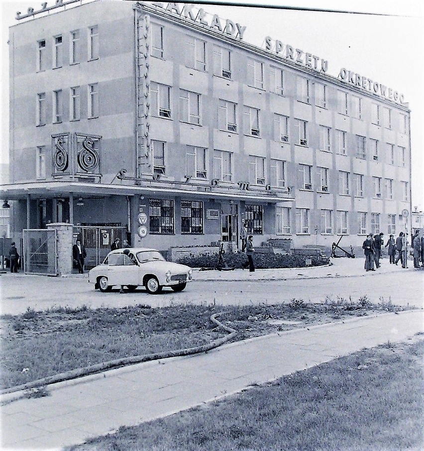 Rok 1973, biurowiec „Sezamoru” w porze dziennej