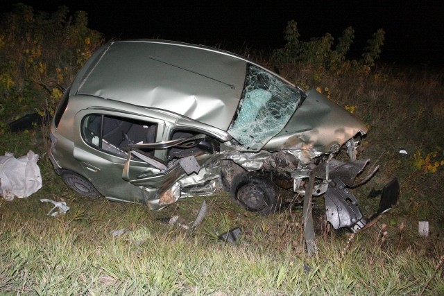 Wczoraj przed godziną 20.00 dyżurny Komendy Powiatowej Policji w Augustowie otrzymał informację o zderzeniu toyoty z audi. Do wypadku doszło na drodze krajowej nr 61 w miejscowości Żarnowo Pierwsze.