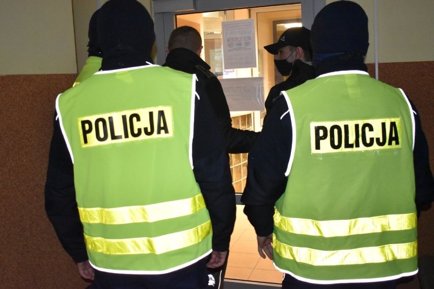 Dwóch obywateli Rumuni transportowało czterech migrantów.
