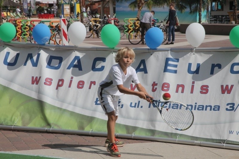 Czy warto zapisać dziecko na tenis po szkole?